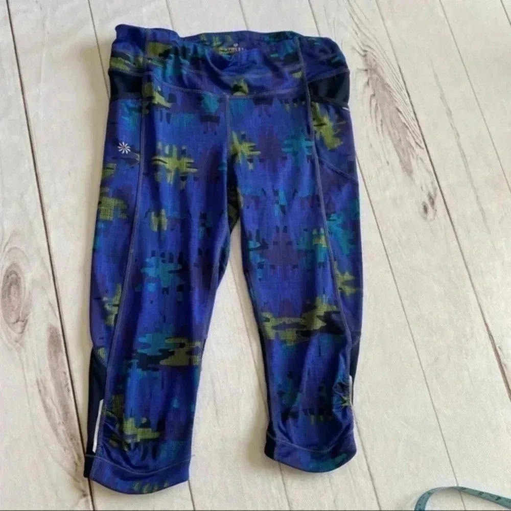 Athleta Camo Be Free Knicker Crop Leggings Blue - Picture 10 of 15